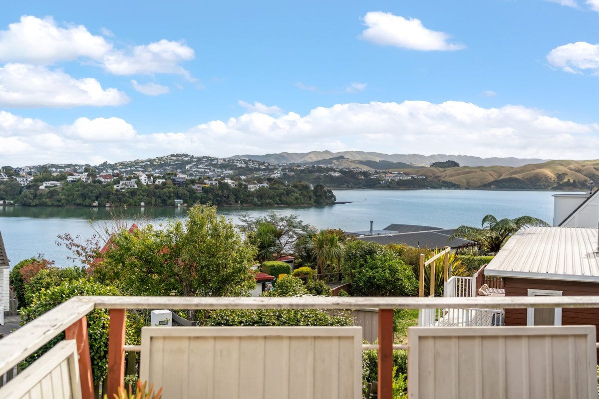 2 Leeward Drive, Whitby, Porirua - Carousel 2