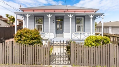 10 Earp Street, Johnsonville, Wellington - Carousel 1