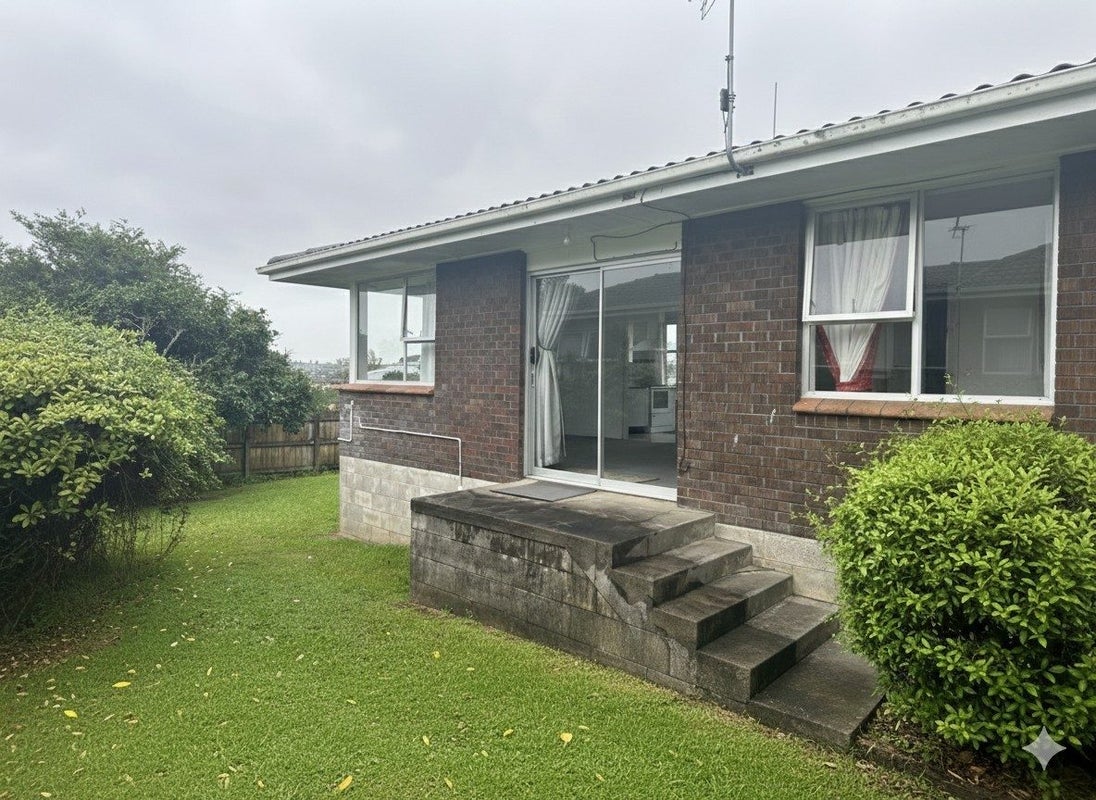 2/19 Megan Avenue, Pakuranga Heights, Auckland - Carousel 1
