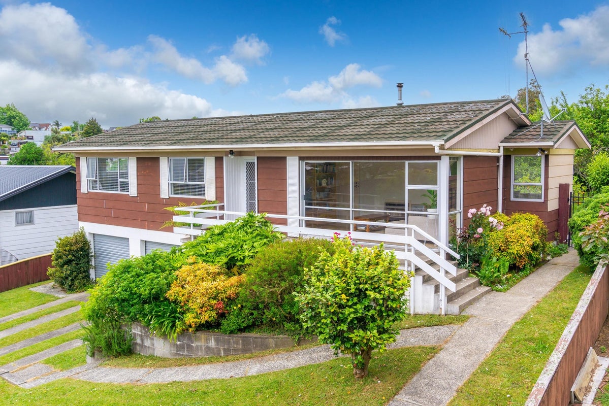 13 Maple Avenue, Dinsdale, Hamilton - Carousel 1