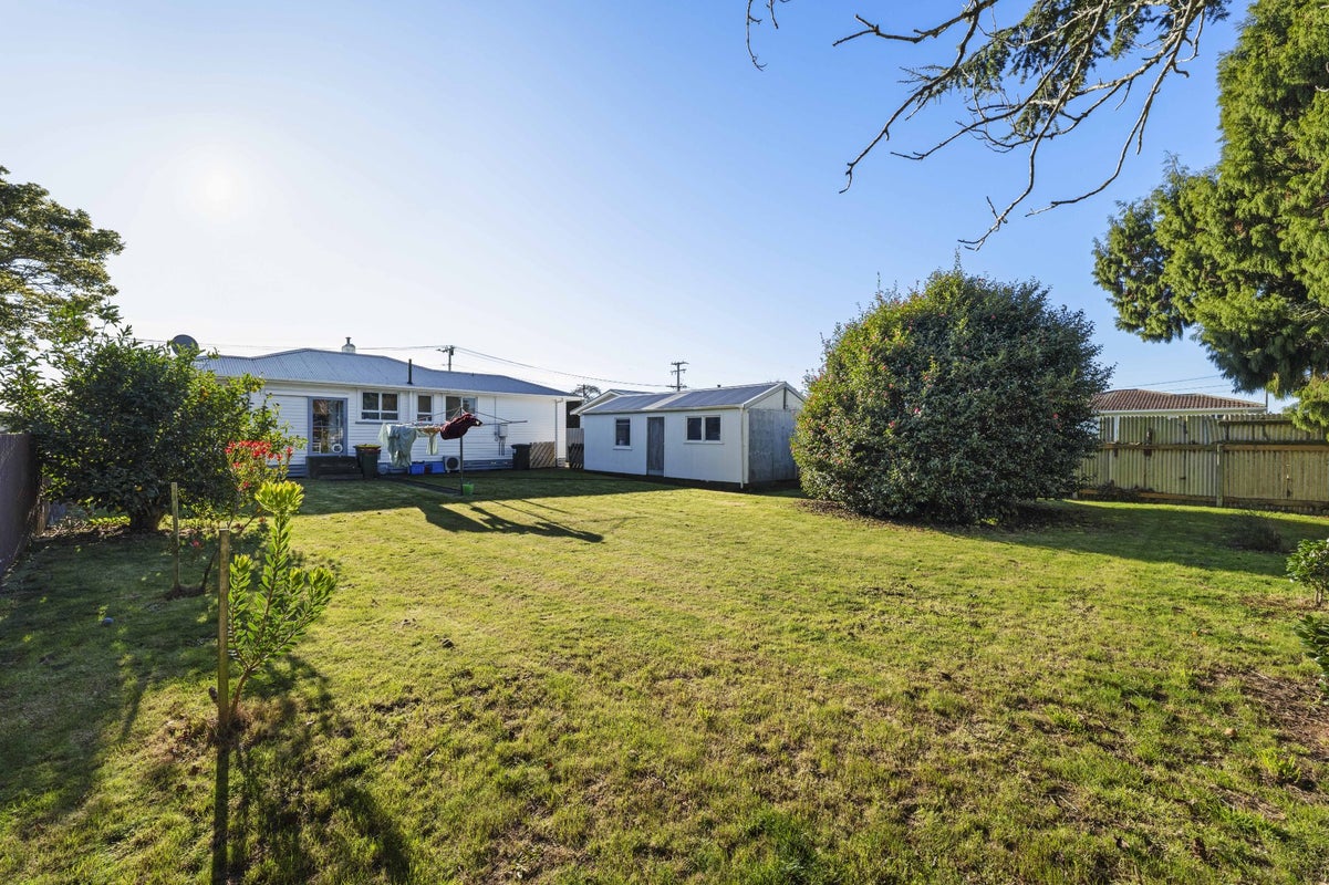 8 Douglas Street, Hawera - Carousel 17