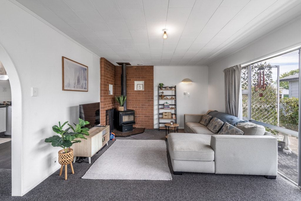 4 Drury Lane, Grasmere, Invercargill - Carousel 2