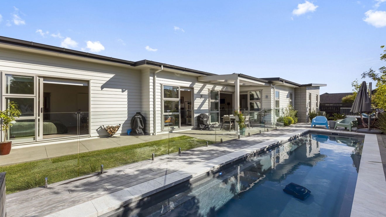 8 Kaiawa Street, Beachlands, Auckland - Carousel 1