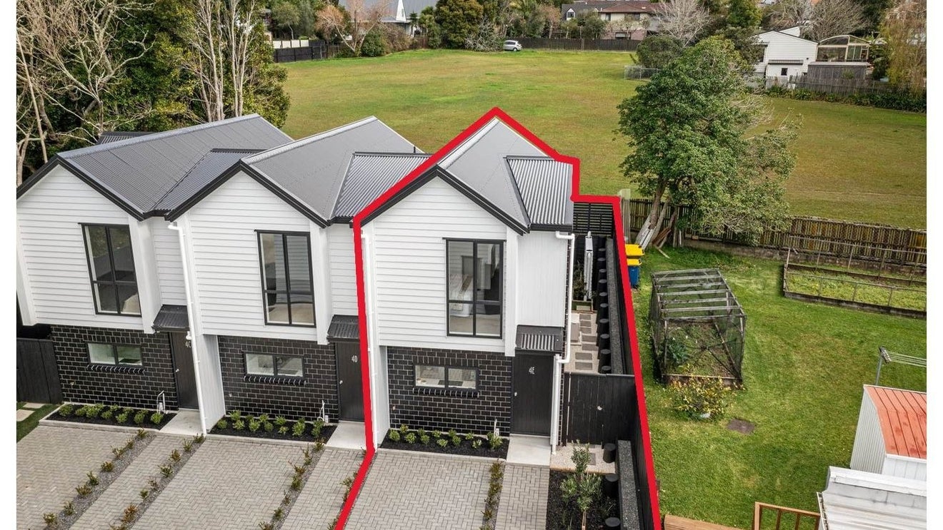 4E Weetman Drive, Browns Bay, Auckland - Carousel 1