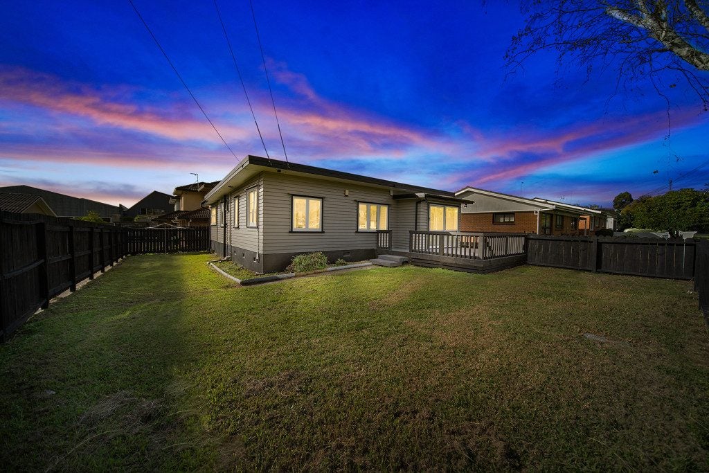 1/1 Margaret Street, Papakura, Papakura - Carousel 1