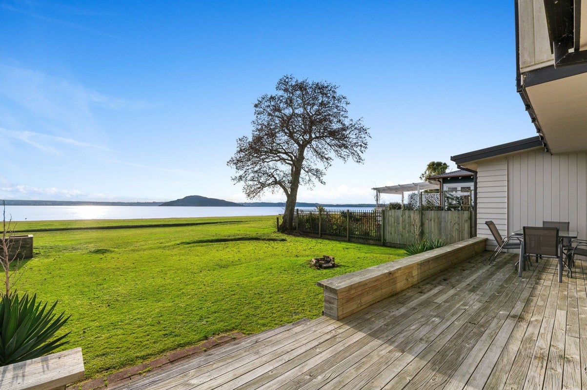11B Willow Avenue, Hannahs Bay, Rotorua - Carousel 2
