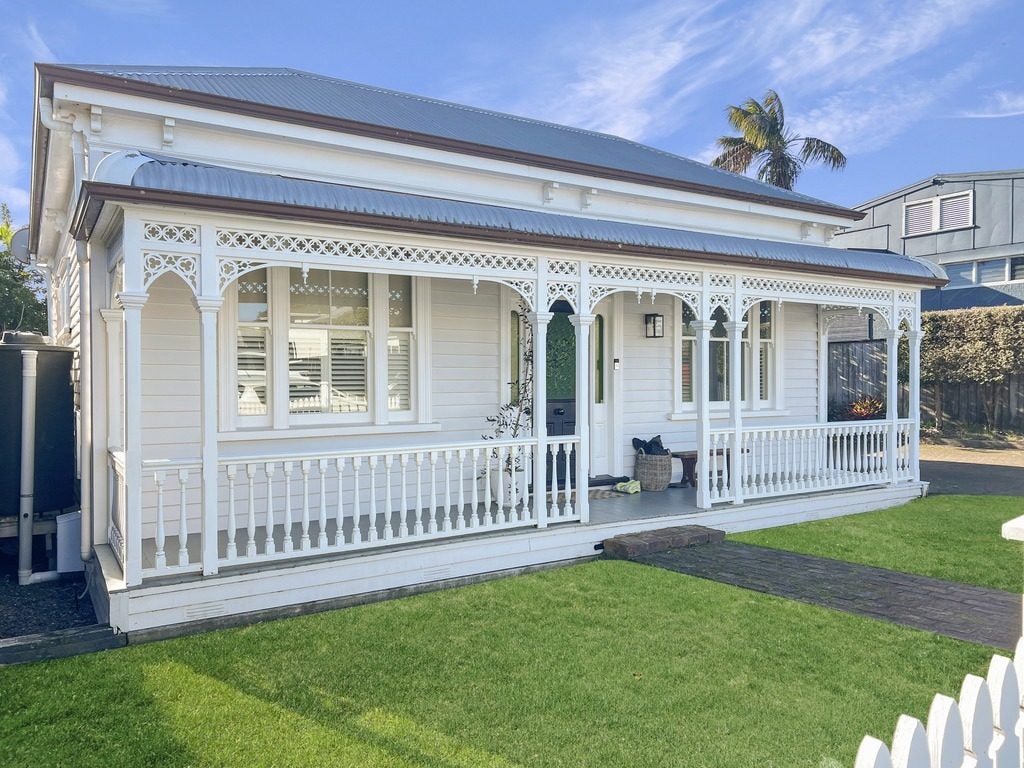 2 Kawerau Avenue, Devonport, Auckland - Carousel 1