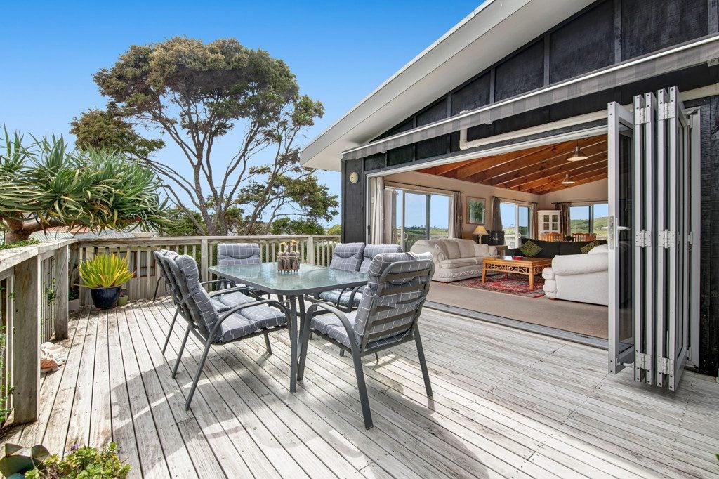 11 Athol Place, Algies Bay, Warkworth - Carousel 2