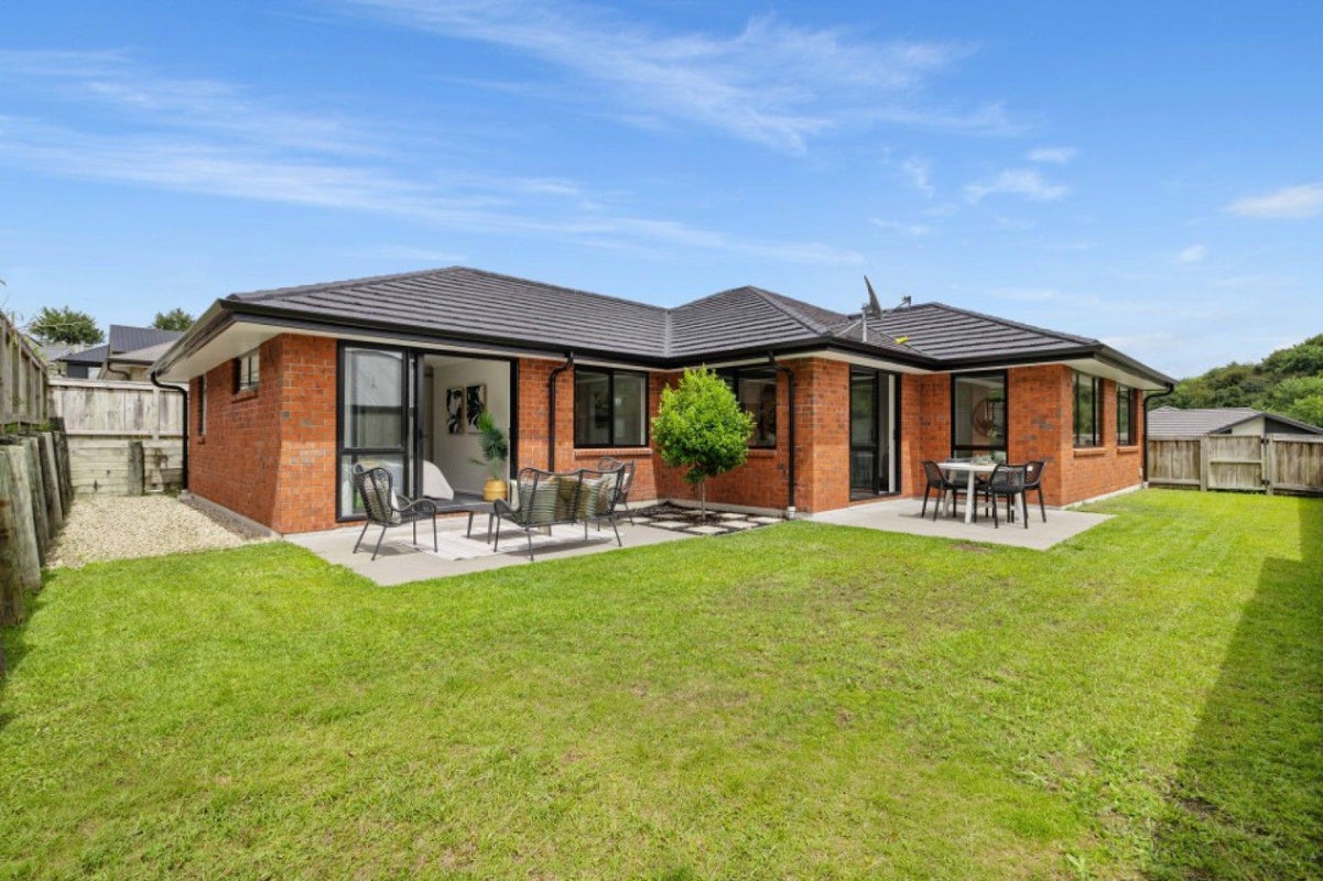 25 Pakanga Grove, Pyes Pa, Tauranga - Carousel 2