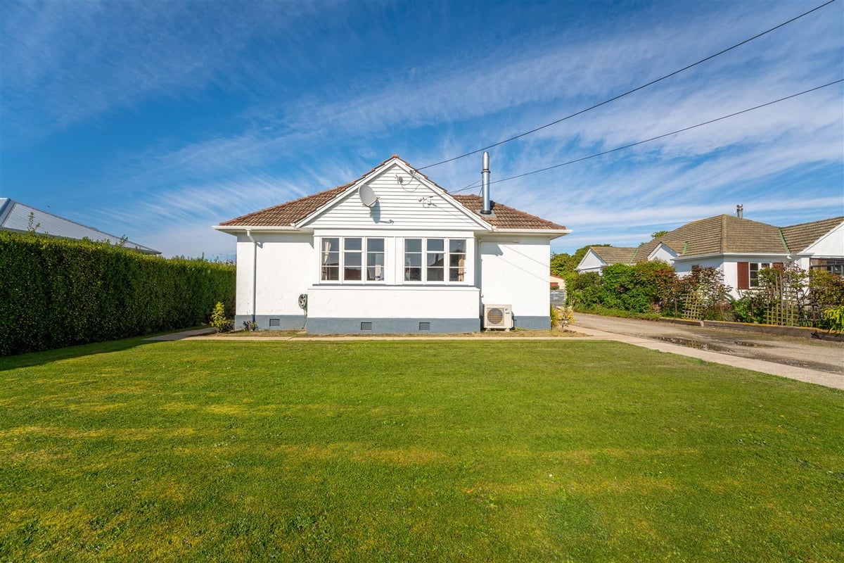 1 Farnham Street, Oamaru North, Oamaru - Carousel 1