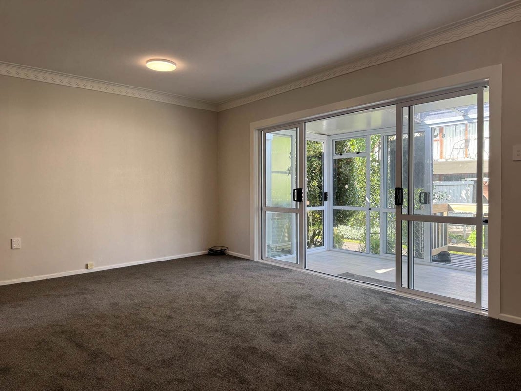 2/19 Coyle Street, Sandringham, Auckland - Carousel 1