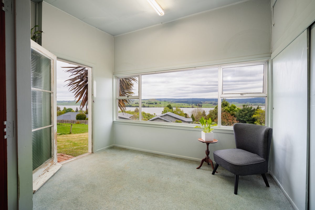 11 Gull Street, Waihola, Milton - Carousel 2