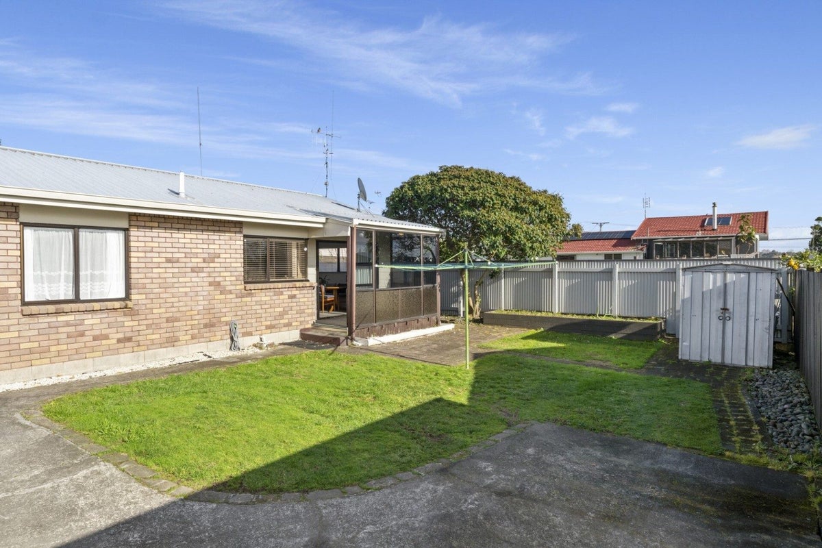 51B Hynds Road, Gate Pa, Tauranga - Carousel 1