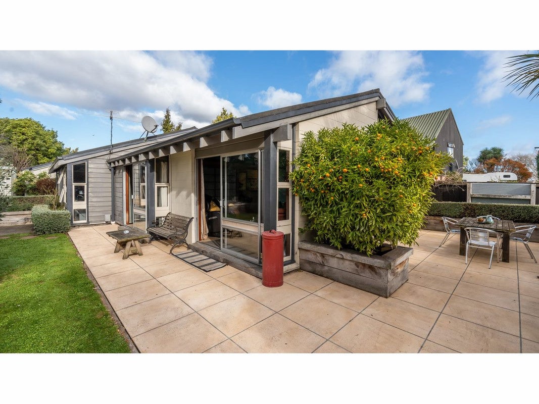 156 Riverlaw Terrace, Saint Martins, Christchurch - Carousel 1