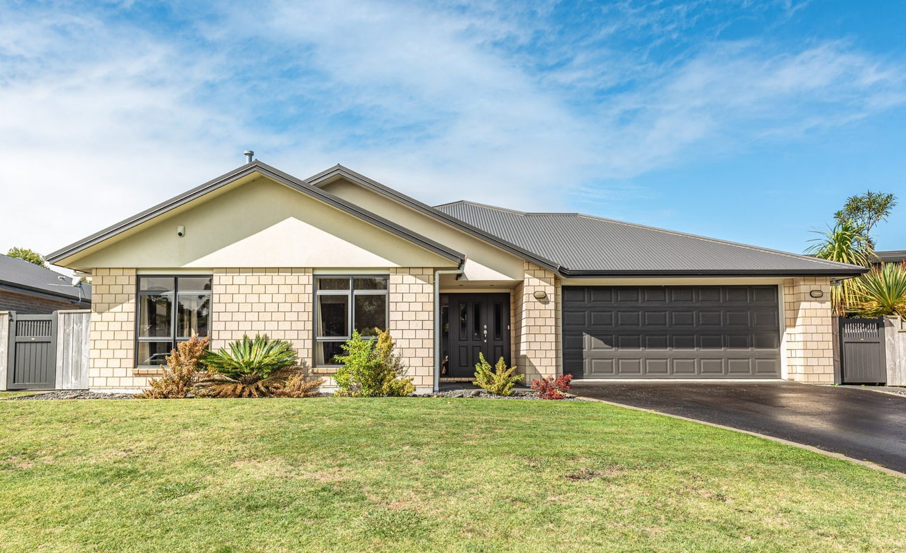 6 Webster Place, Otamatea, Whanganui - Carousel 1