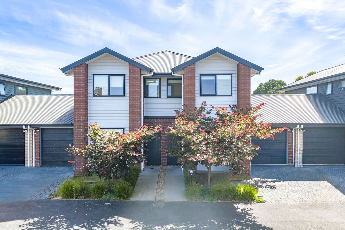 2/54 Helena Road, Hillcrest, Hamilton - Carousel 2