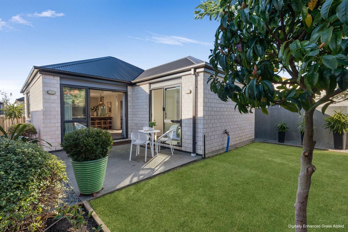 2/14 Cotswold Avenue, Bishopdale, Christchurch - Carousel 2