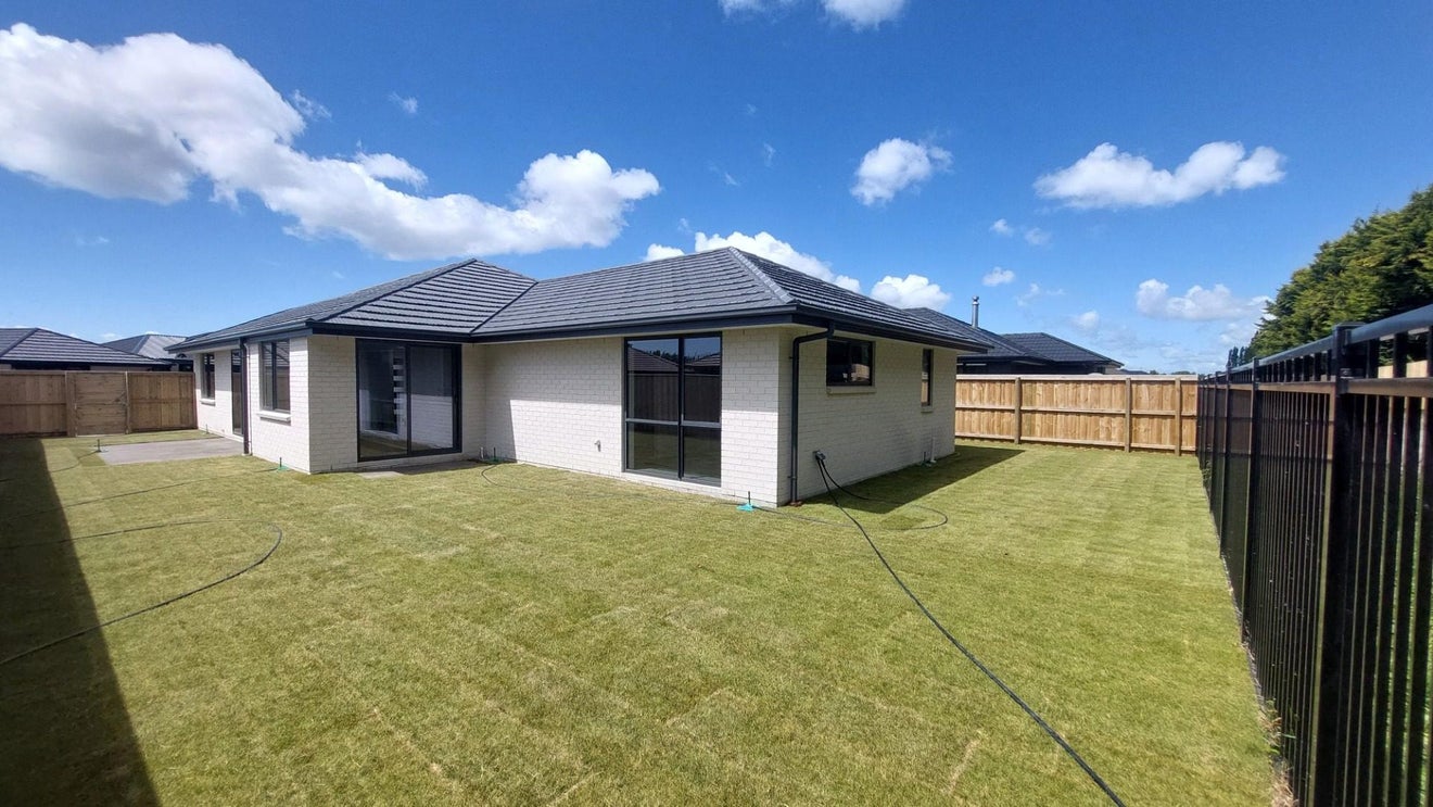27 Meadow View Drive, Belfast, Christchurch - Carousel 11