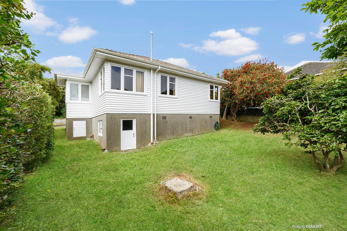 12C Edinburgh Terrace, Berhampore, Wellington - Carousel 1