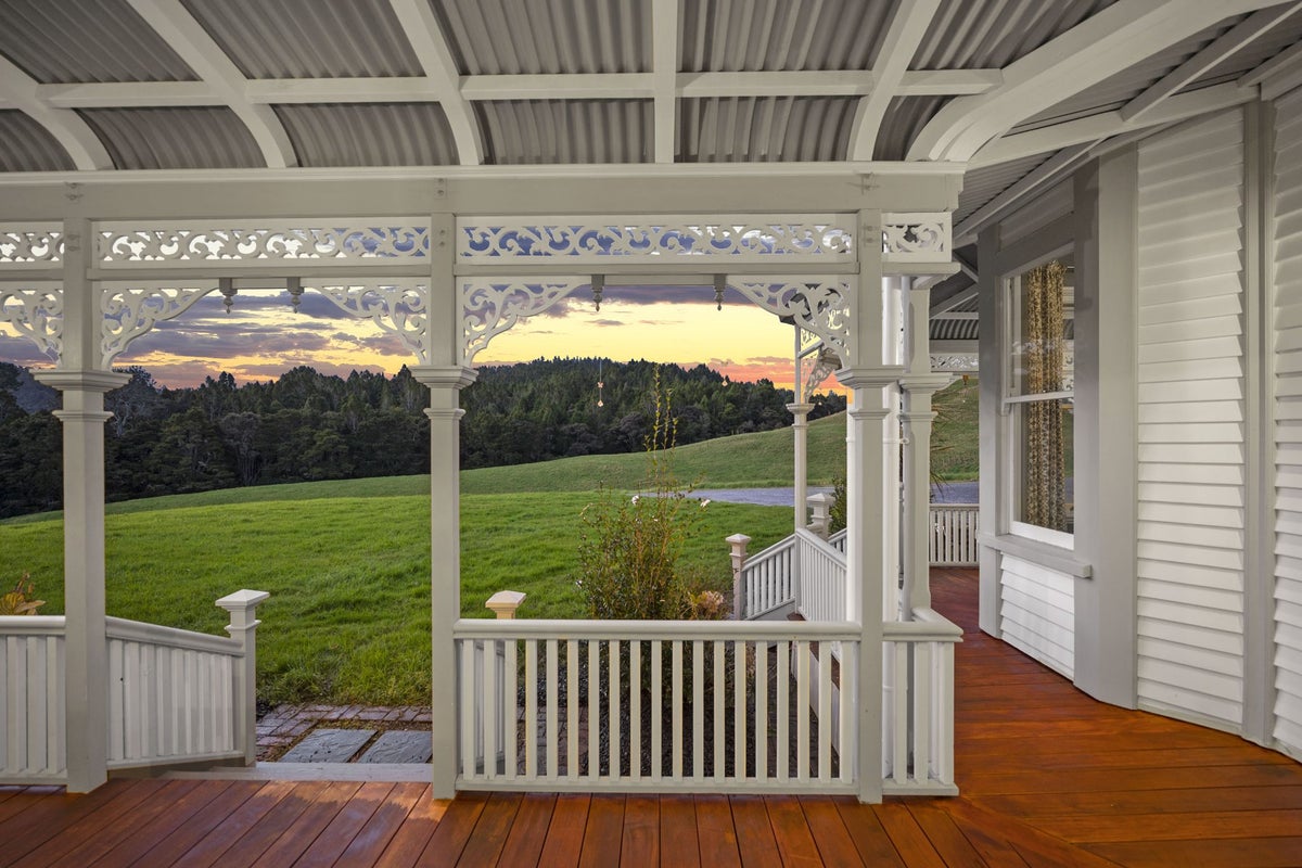 144 Pebble Brook Road, Silverdale - Carousel 1