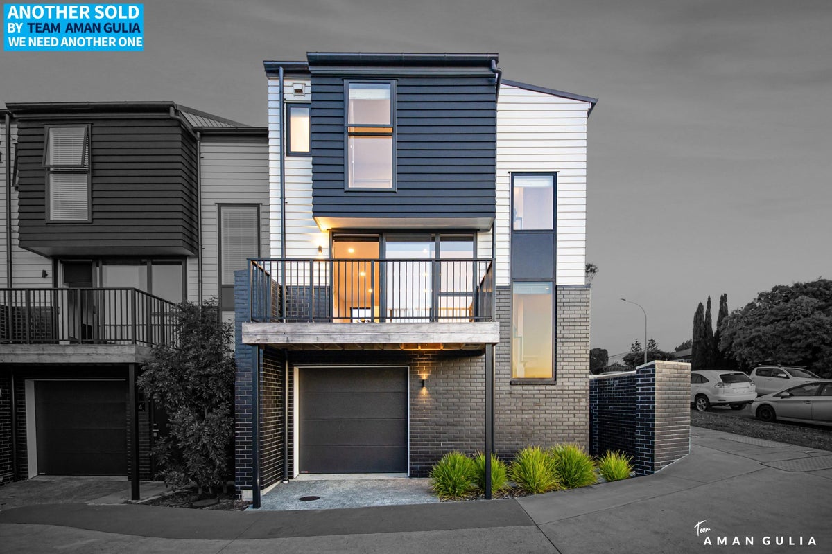 2 Panoni Lane, Howick, Auckland - Carousel 1