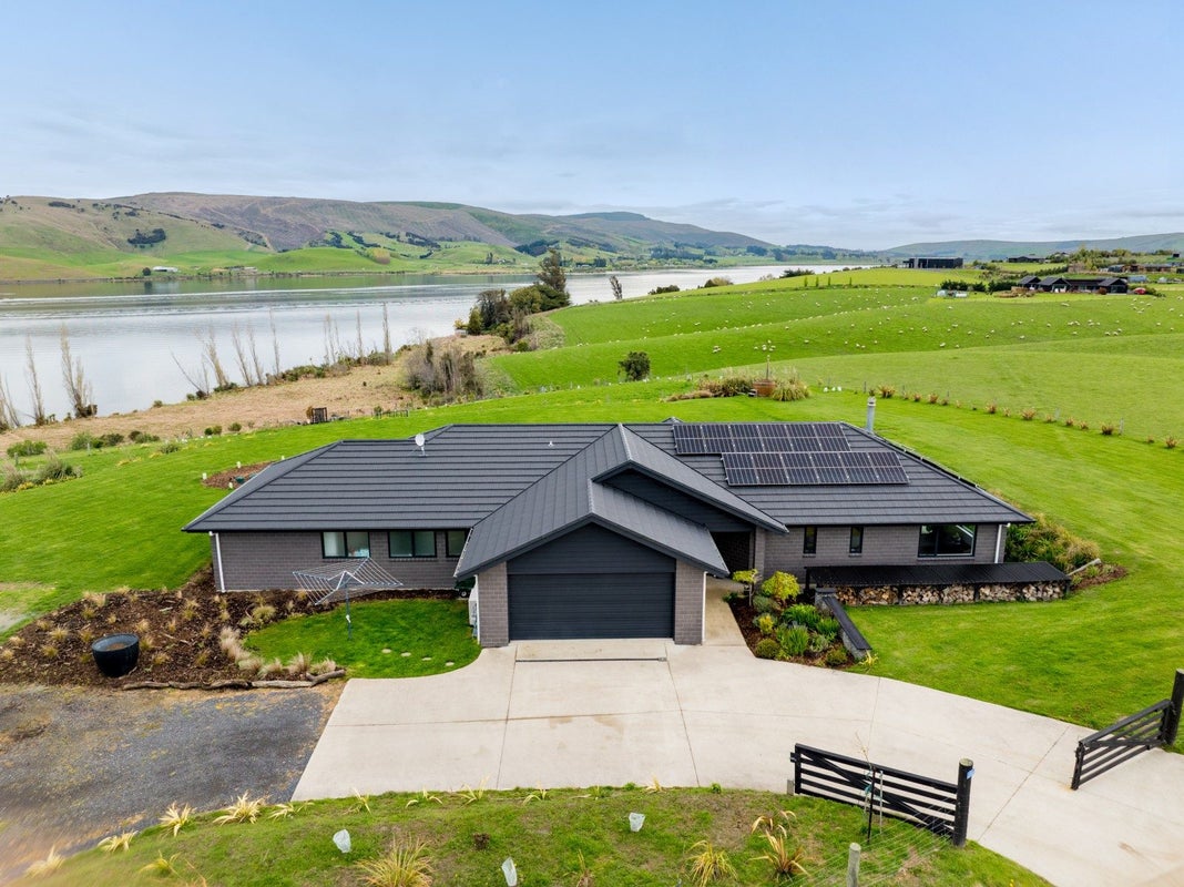 258 Baker Road, Berwick Forest - Carousel 39