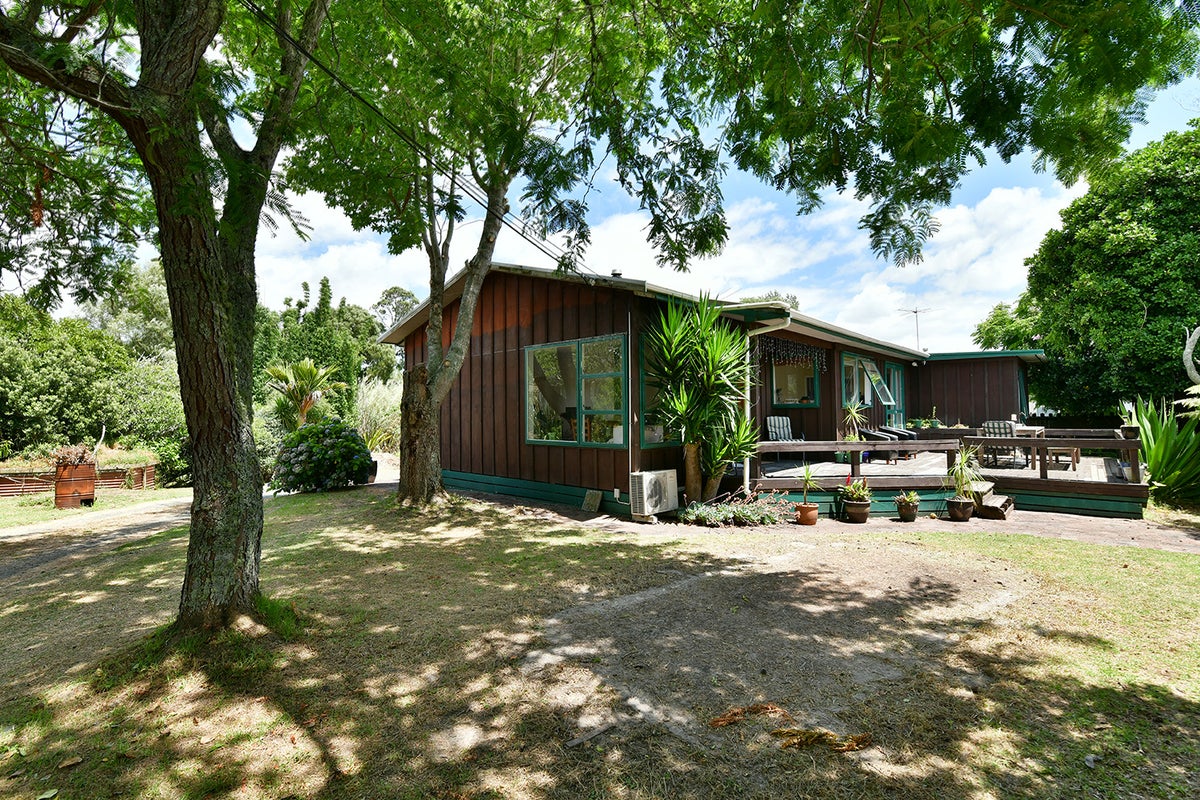 119 Awaroa Road, Sunnyvale, Auckland - Carousel 1