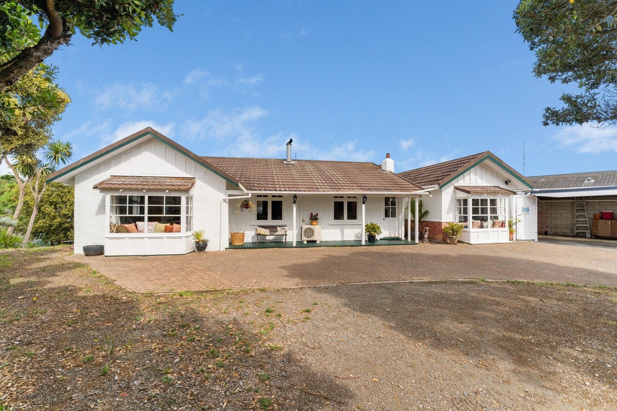 53 Tasman Road, Otaki Beach, Otaki - Carousel 1