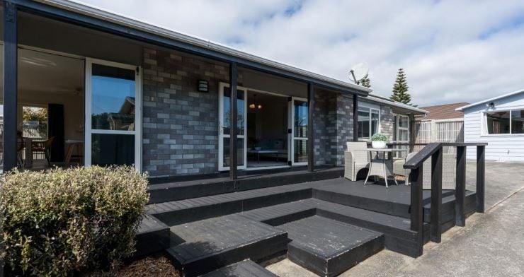 32 Rutherford Drive, Waikanae Beach, Waikanae - Carousel 1