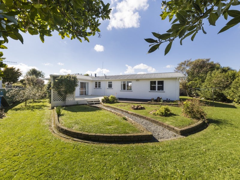 6 Ilford Place, Awapuni, Palmerston North - Carousel 1