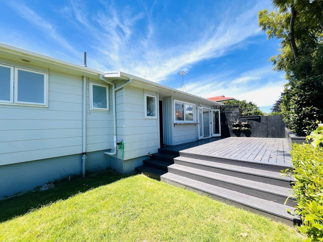 17A Jason Avenue, Sandringham, Auckland - Carousel 2