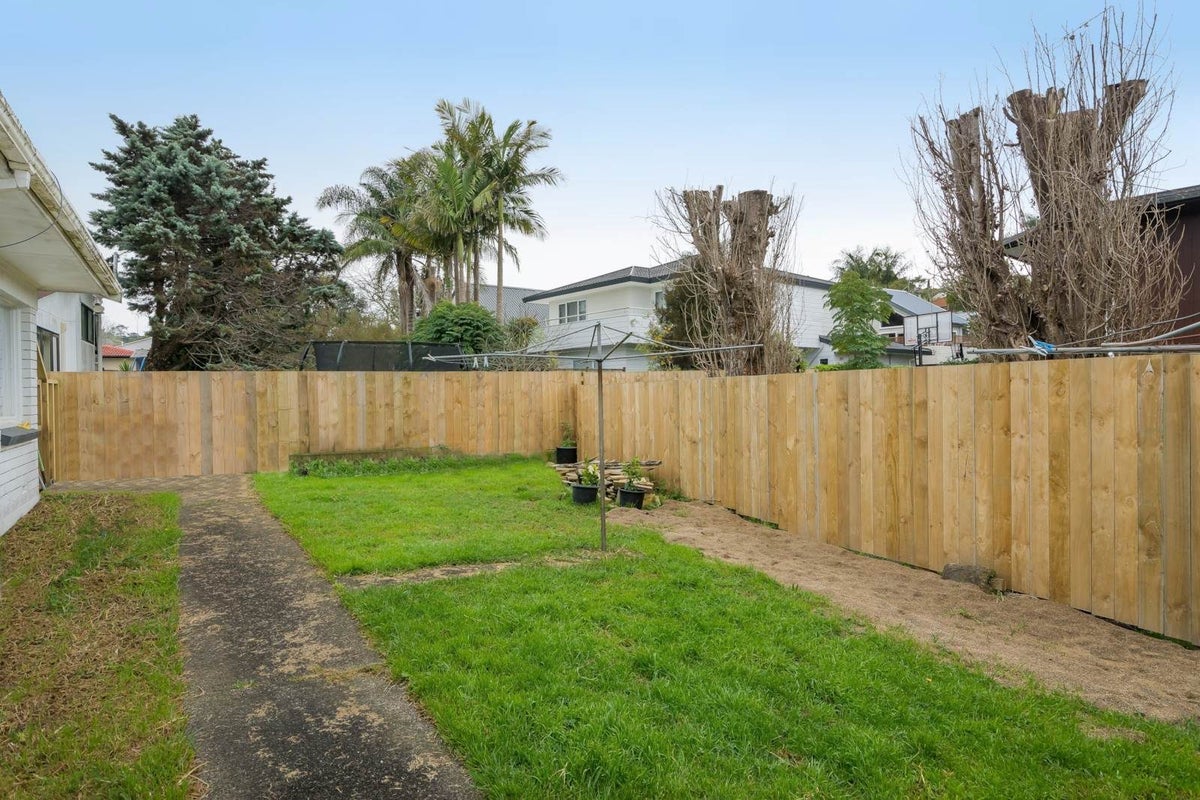 10 Keldale Place, Forrest Hill, Auckland - Carousel 13