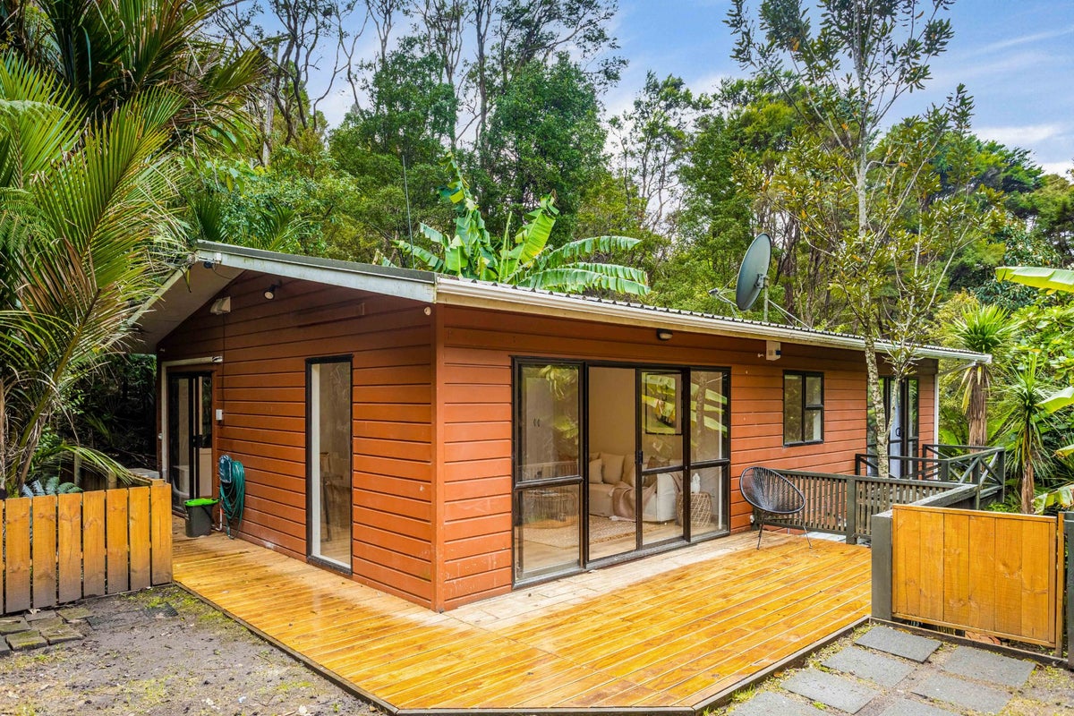 56 Tanekaha Road, Titirangi, Auckland - Carousel 2