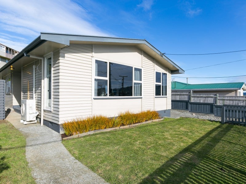 15 Turville Crescent, Newlands, Wellington - Carousel 1