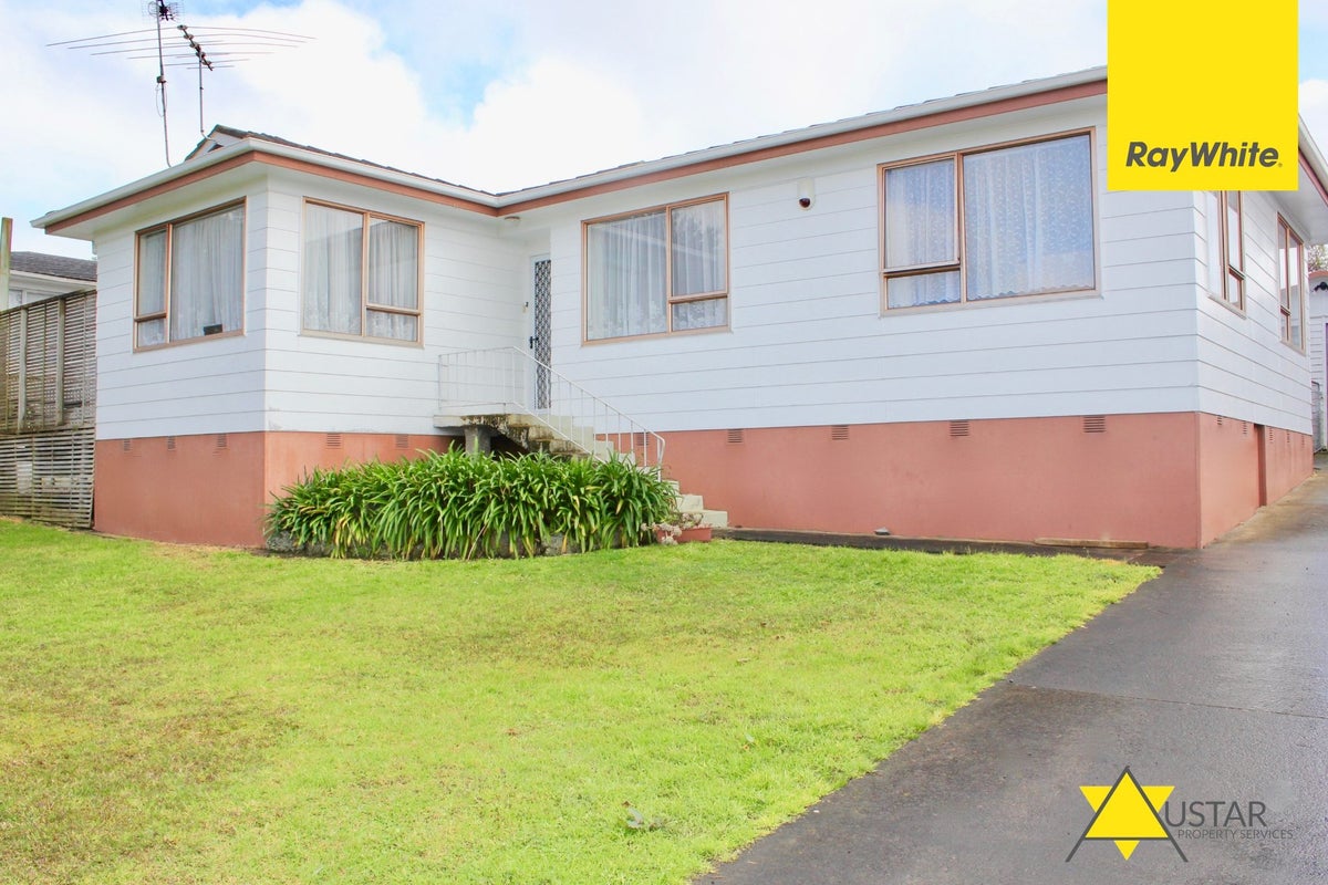 68 Hyperion Drive, Randwick Park, Auckland - Carousel 1