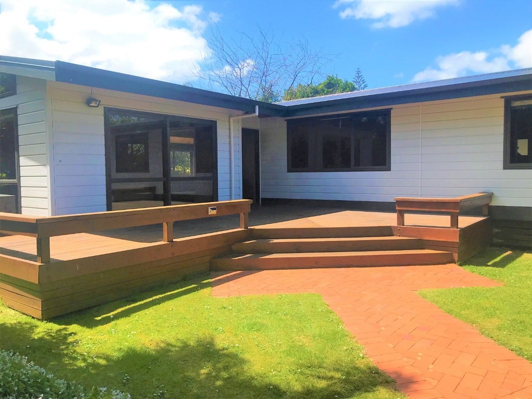 6 Gaylands Place, Opaheke, Papakura - Carousel 1