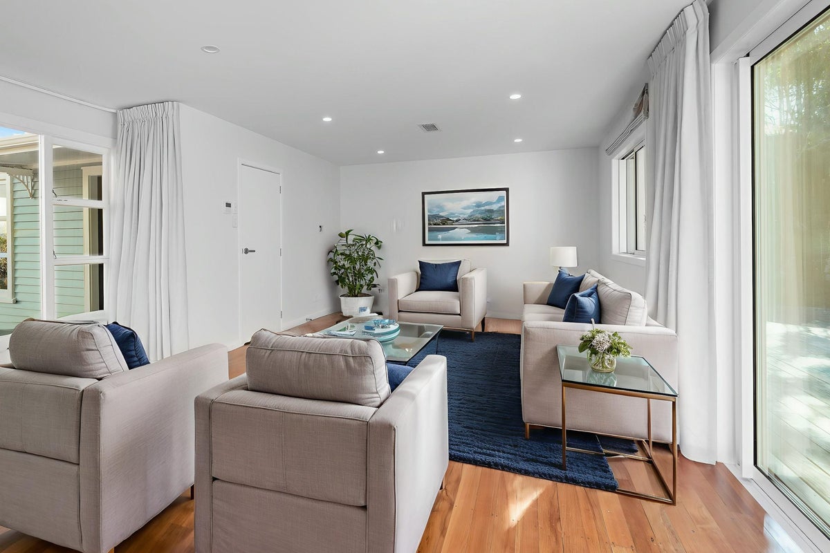 1 Keith Smith Avenue, Beach Haven, Auckland - Carousel 2