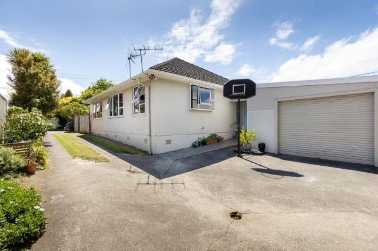 98 Mangorei Road, Strandon, New Plymouth - Carousel 9