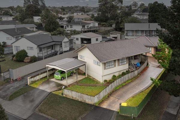 33 Claverdon Drive, Massey, Auckland - Carousel 12