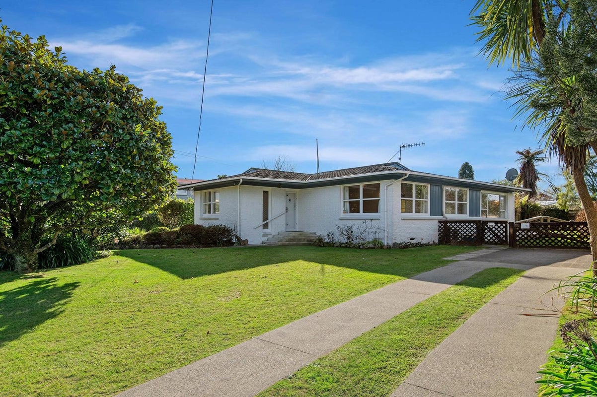 14 Darroch Street, Fairy Springs, Rotorua - Carousel 1