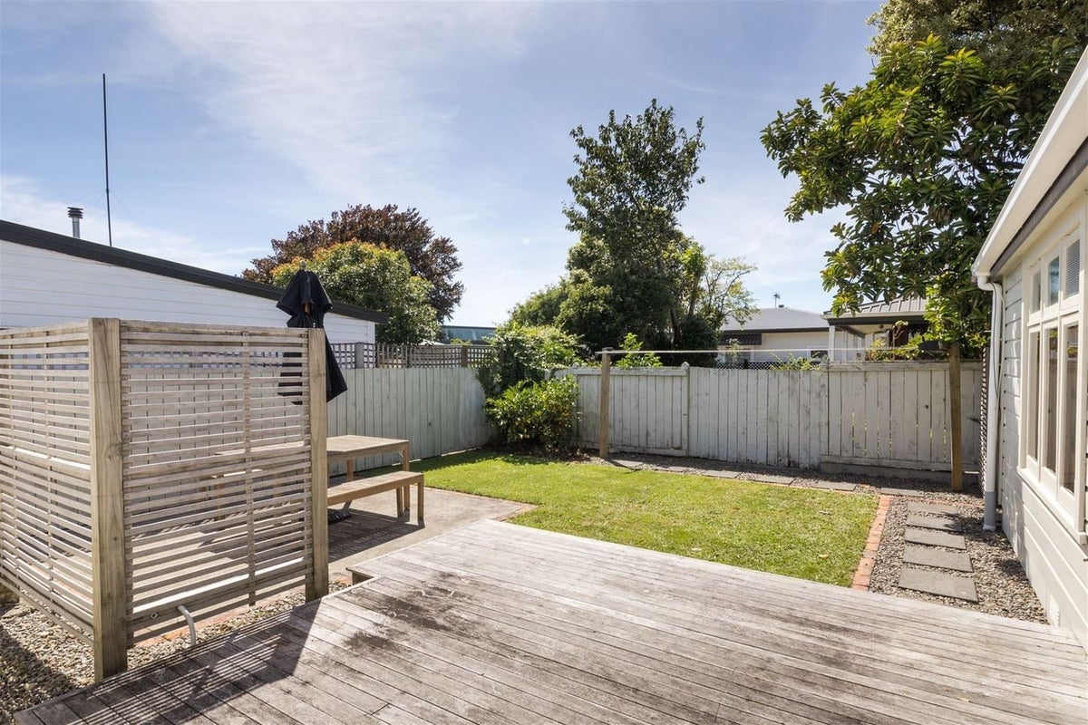 585 Ferguson Street, Terrace End, Palmerston North - Carousel 13