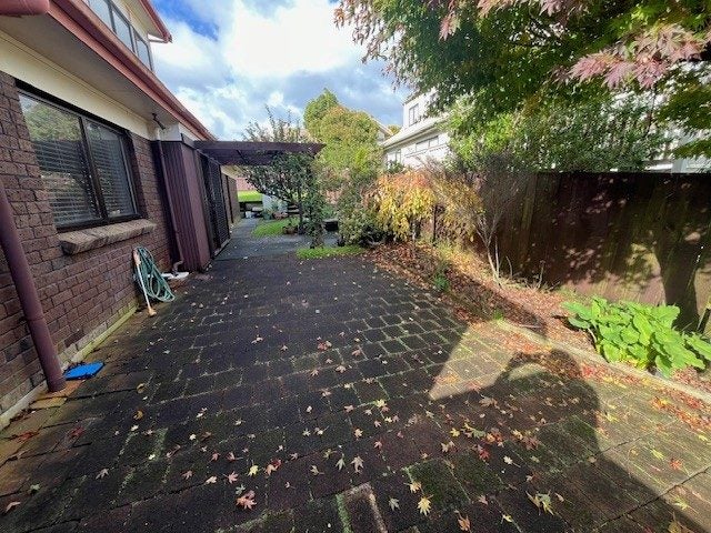 1 Kincraig Place, Highland Park, Auckland - Carousel 31