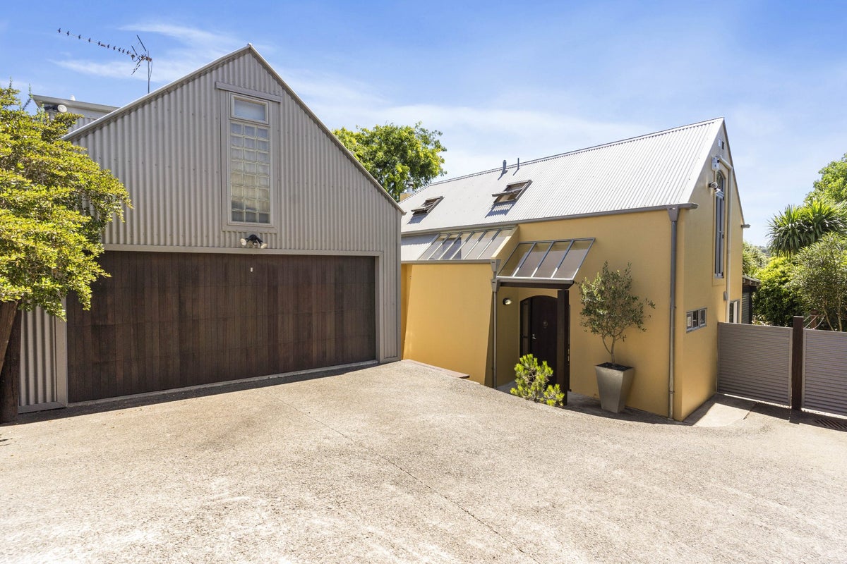 41 Avonleigh Road, Green Bay, Auckland - Carousel 2