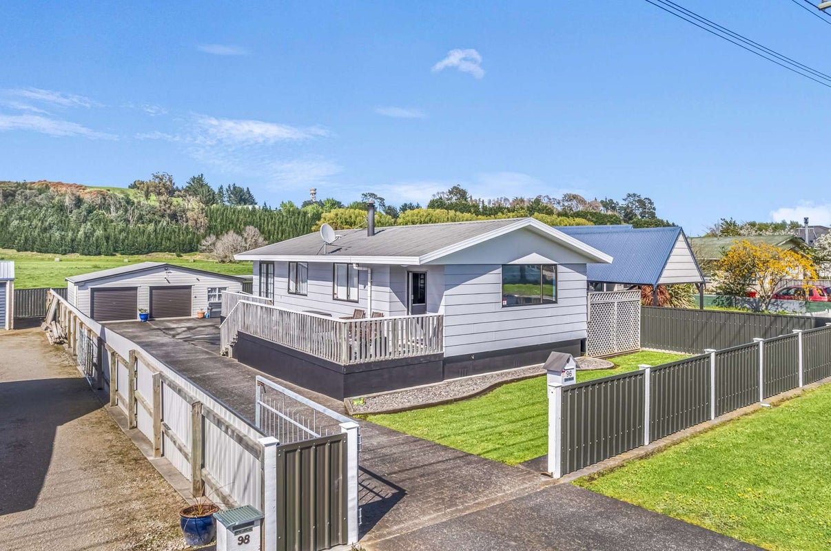 96 Wakefield Street, Whanganui East, Whanganui - Carousel 1