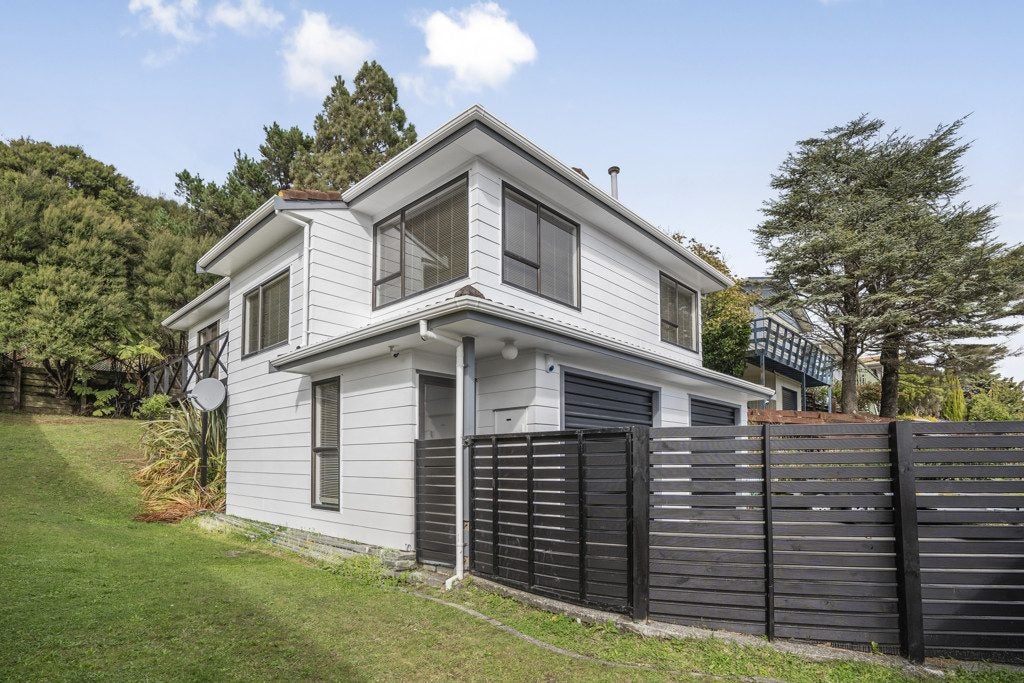 10 Trelawney Road, Wainuiomata, Lower Hutt - Carousel 1
