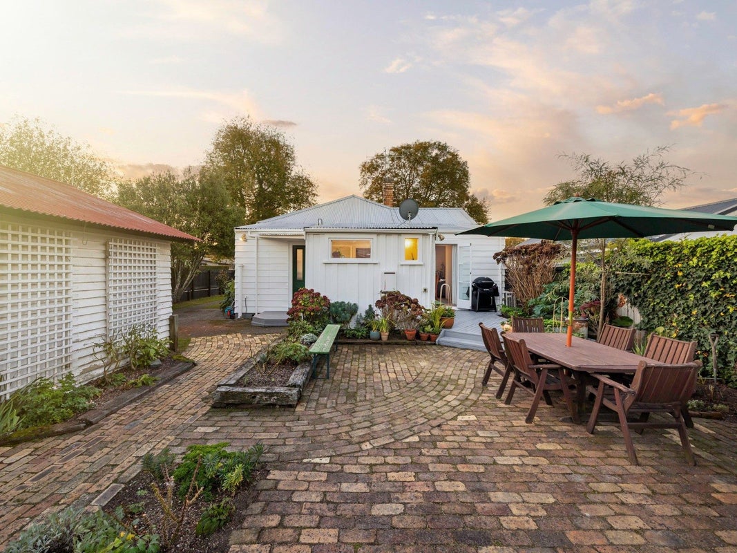 62 Albert Street, Hamilton East, Hamilton - Carousel 2