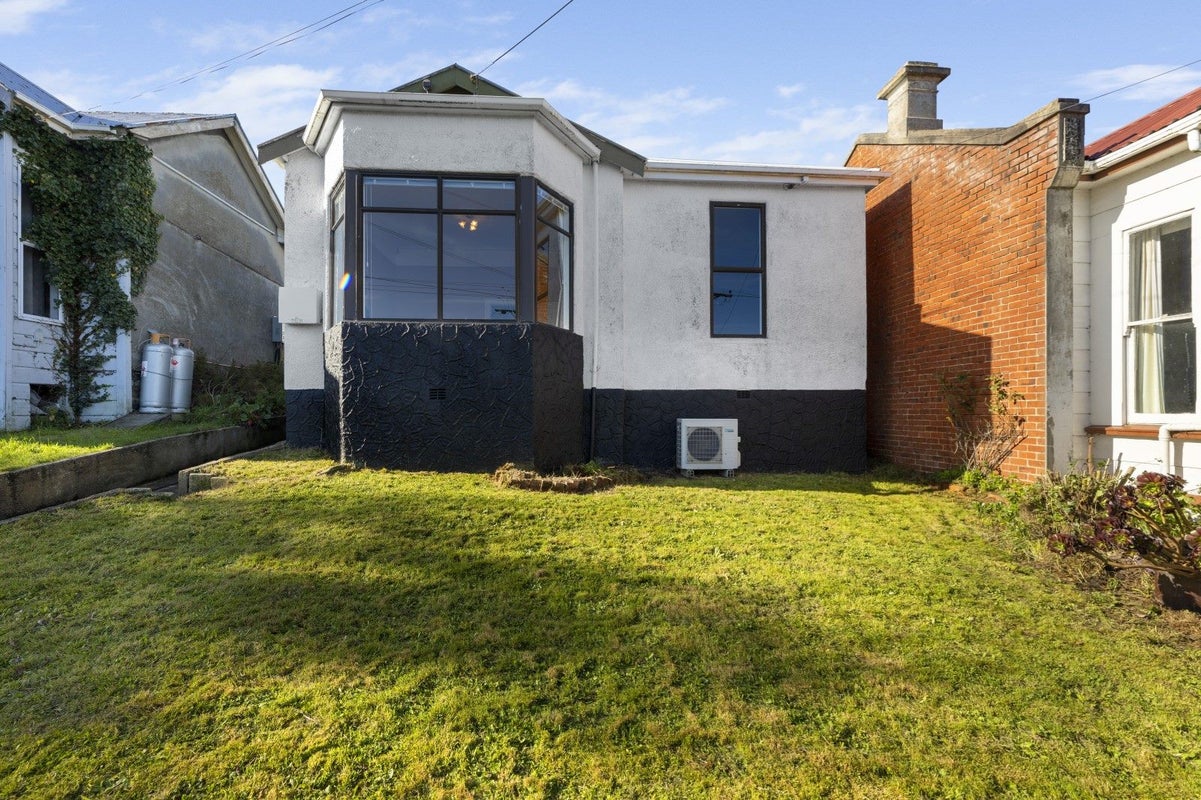 15 Cochrane Street, Mornington, Dunedin - Carousel 1
