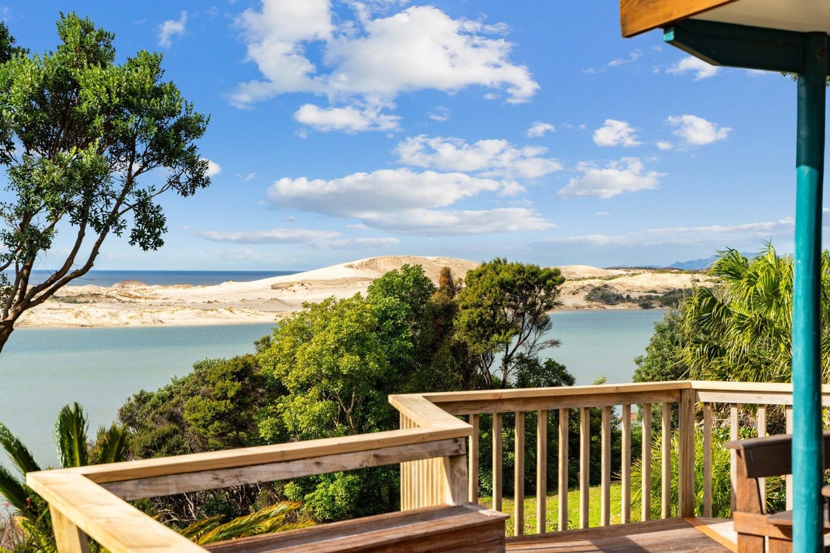 11 Cheviot Street, Mangawhai Heads, Mangawhai - Carousel 1