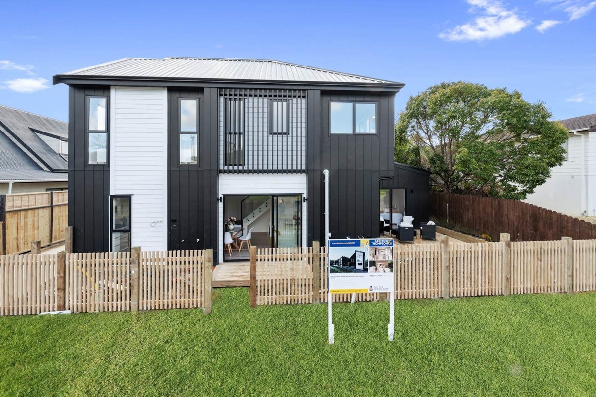 9A Marendellas Drive, Bucklands Beach, Auckland - Carousel 1