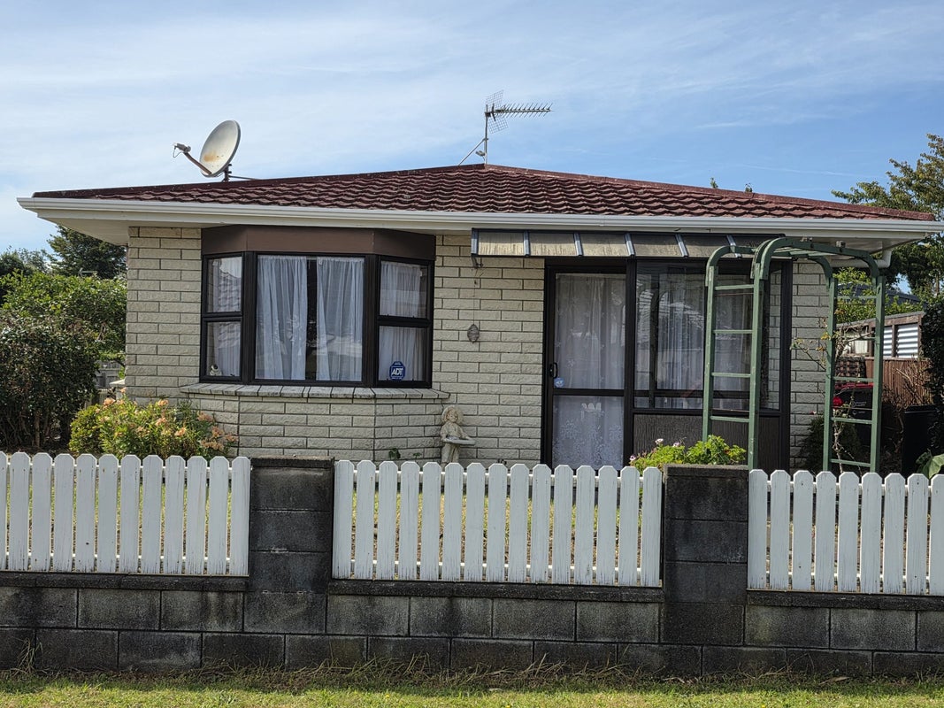 1/47 South Road, Blagdon, New Plymouth - Carousel 1